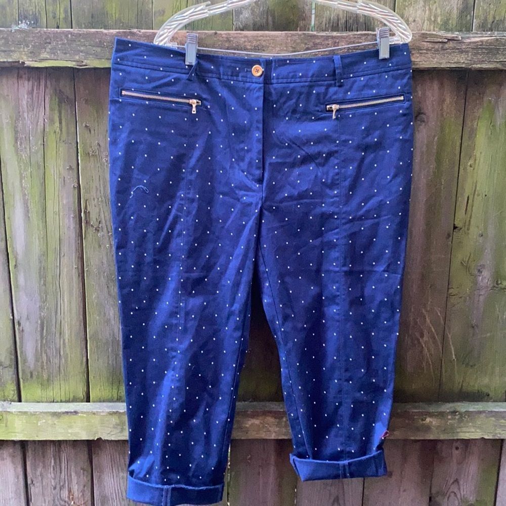 Jones New York polka dot capris sz. 14